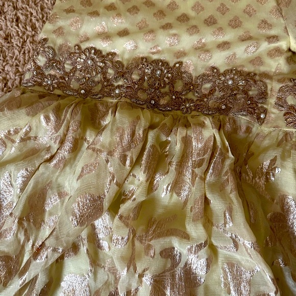 Sharara. Beautiful. Light lime green - Picture 3 of 7